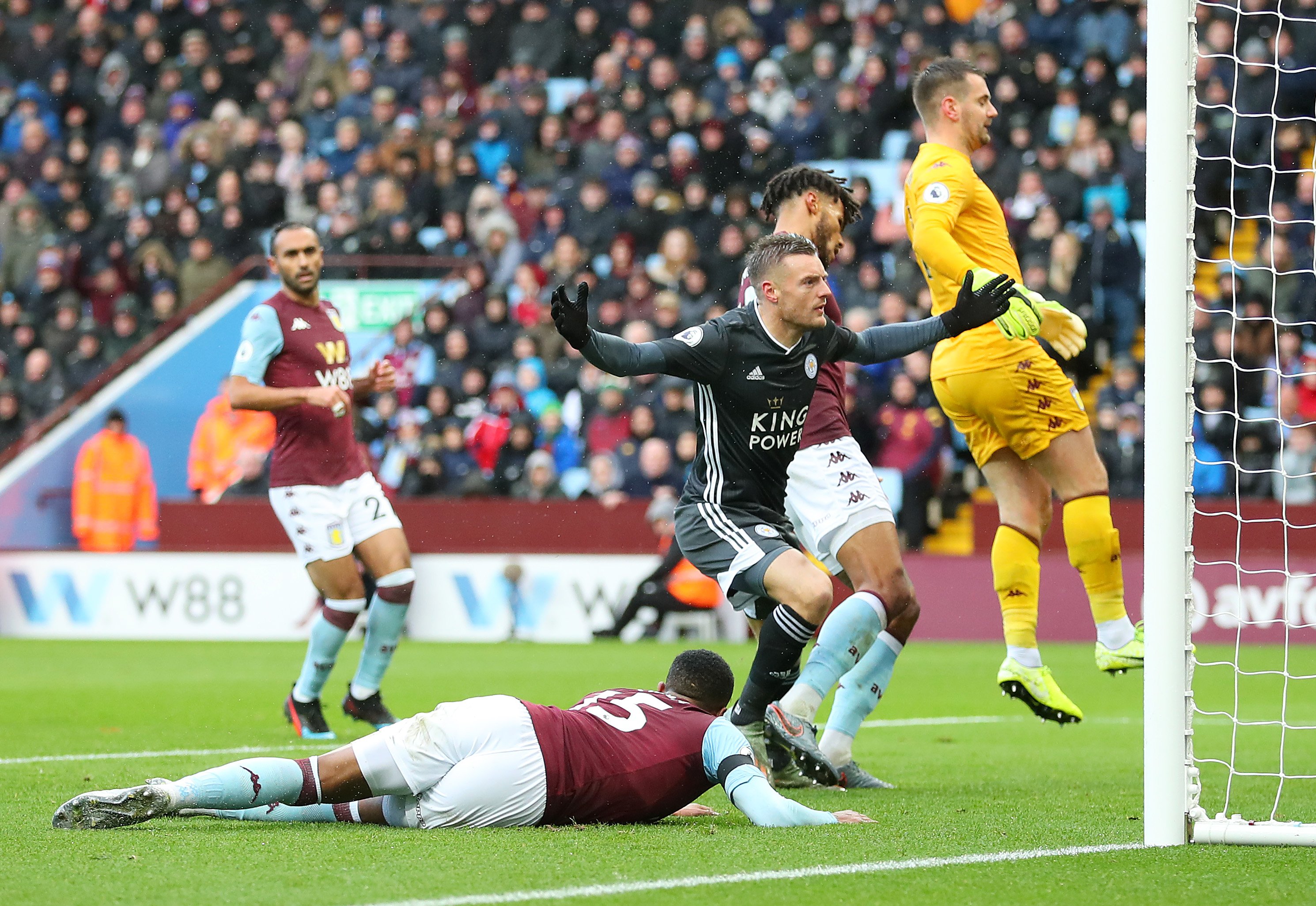 比赛场上 比赛场上